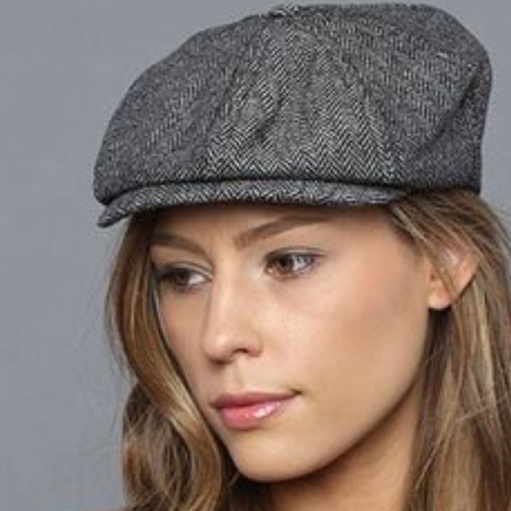Burberry Wool Newsboy / Cabby Hat Herringbone Medium